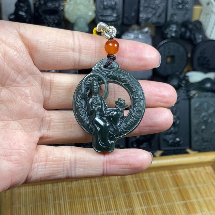 和田玉未镶嵌颈饰