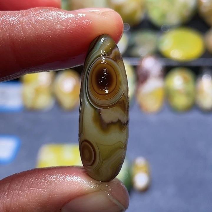 玛瑙/玉髓未镶嵌珠宝奇石