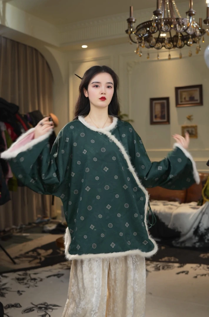 月畔湾【冷左伤】新中式冬季新款女士时尚百搭提花加厚毛边上衣