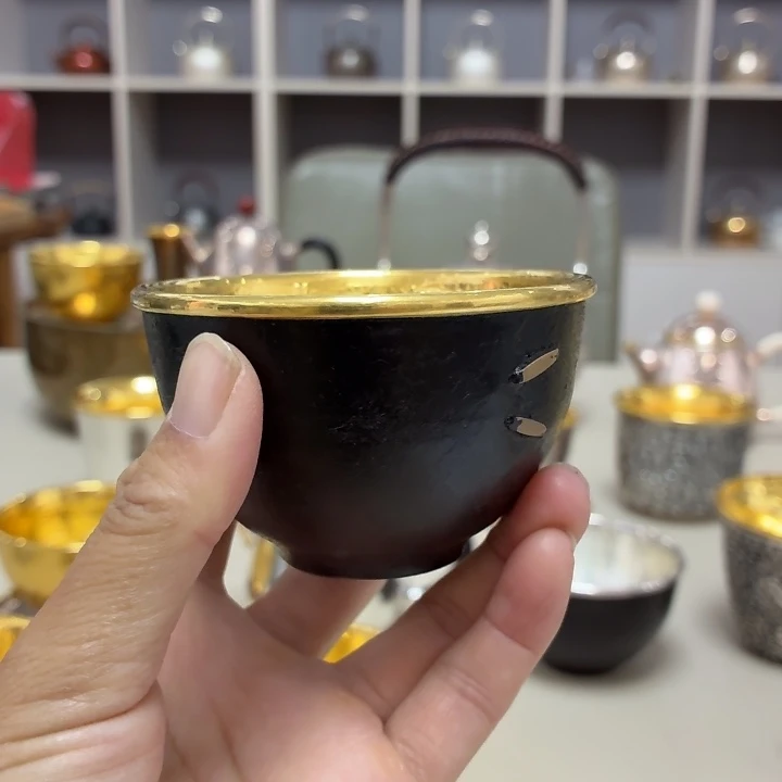 李小鹤铁包金2克足金金杯