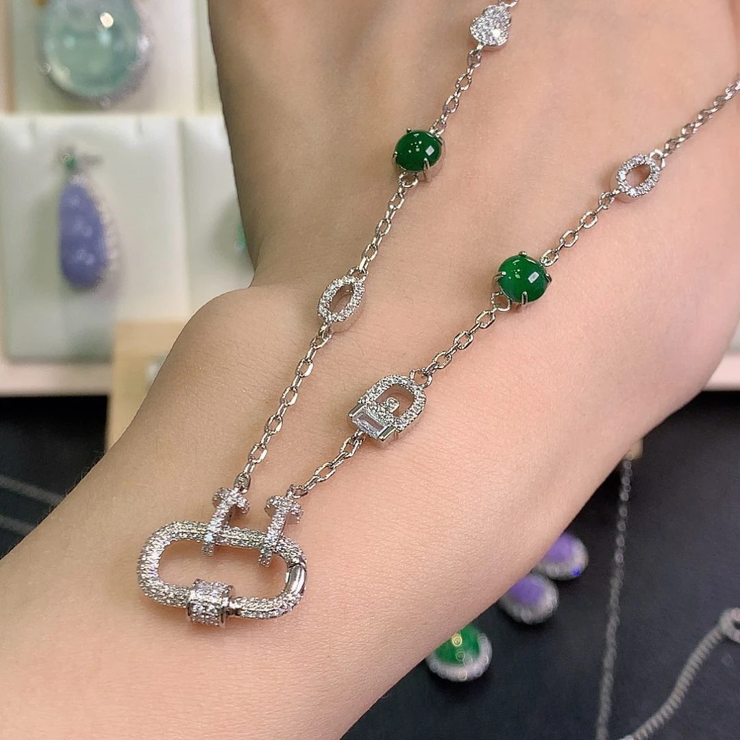 翡翠未镶嵌颈饰3、