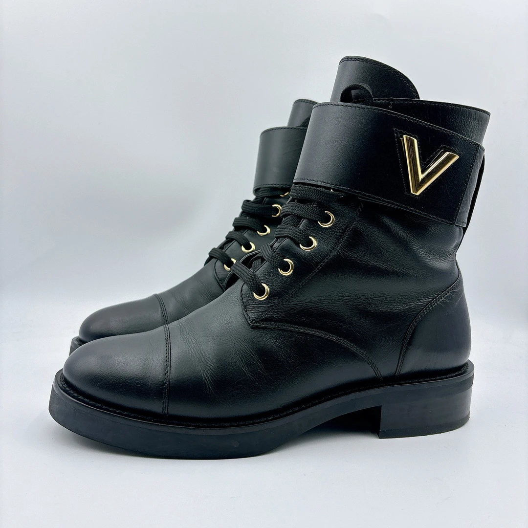 95新 LouisVuitton/路易威登 37码/黑色wonderland马丁靴/BM00749