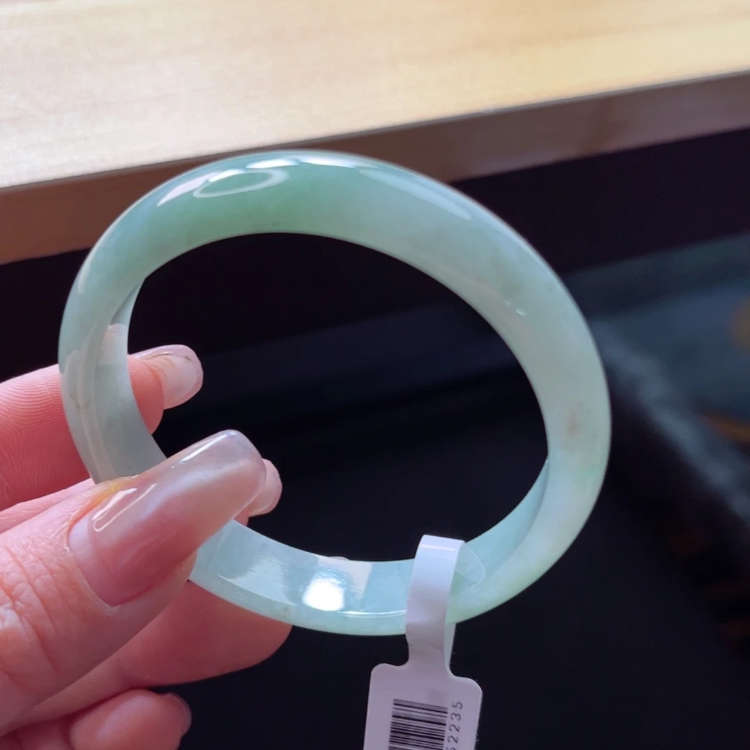 翡翠手镯未镶嵌手镯