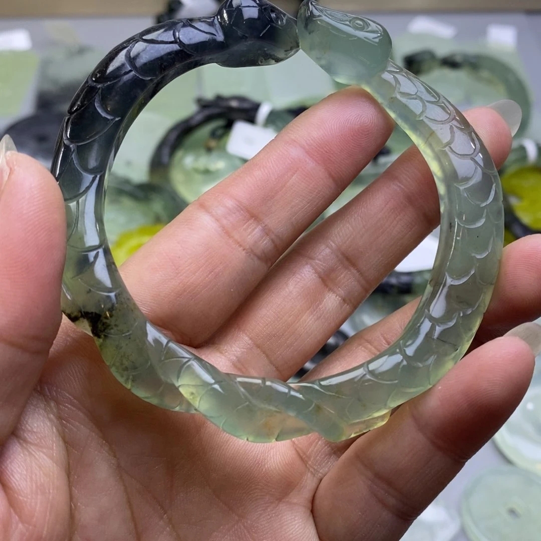 蛇纹石玉手镯未镶嵌南*宝手镯