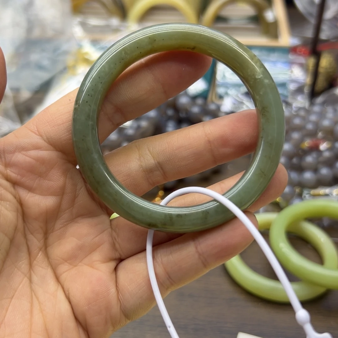 和田玉未镶嵌手镯54.1圈围579