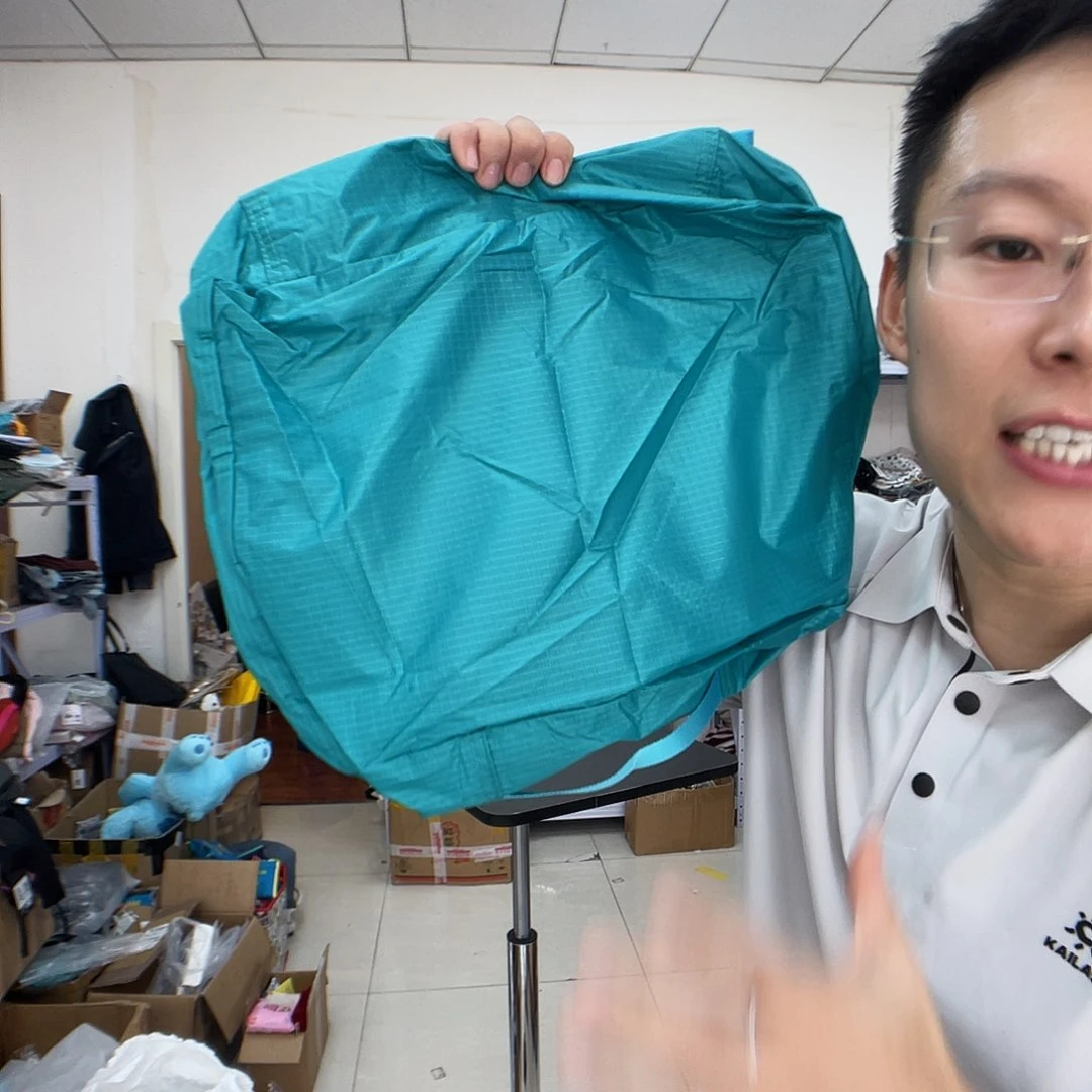 PU化妆包等各种产品的