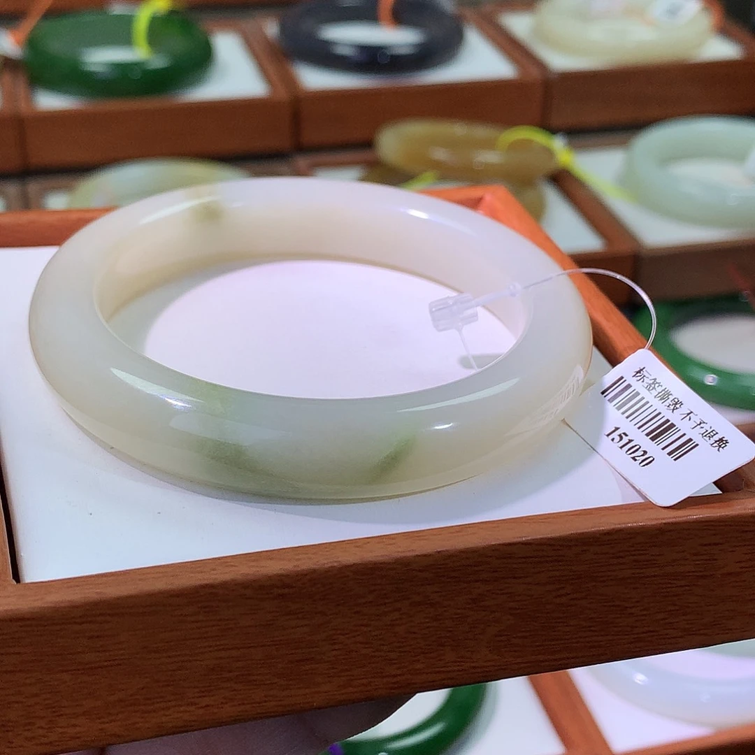 和田玉未镶嵌手镯59