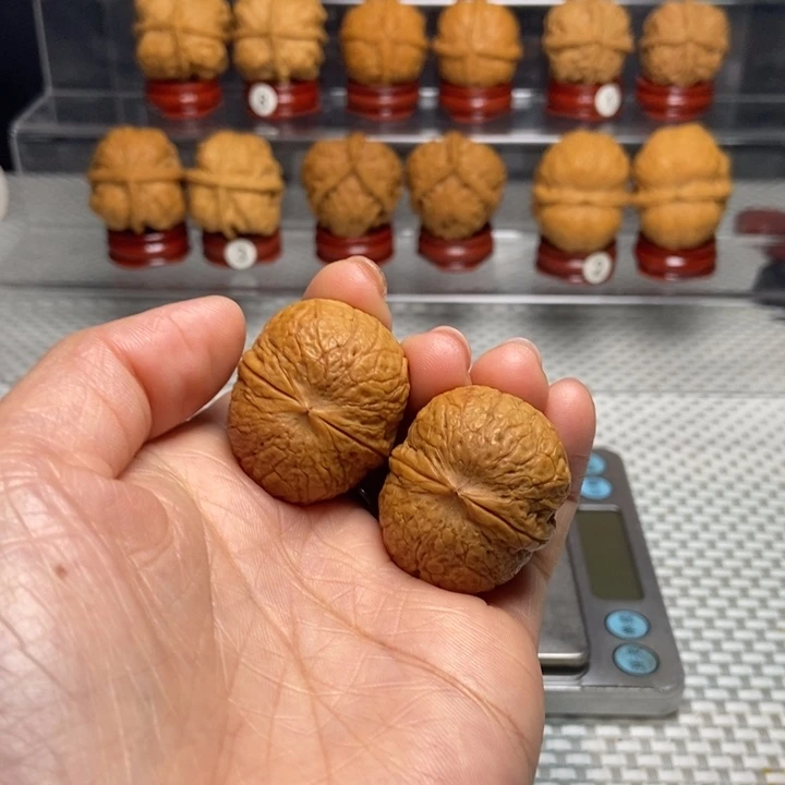 文玩核桃把件30铁蛋