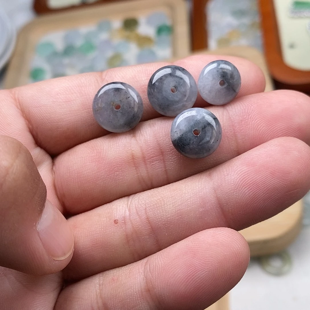 翡翠颈饰未镶嵌s****虾乌鸡鼓珠