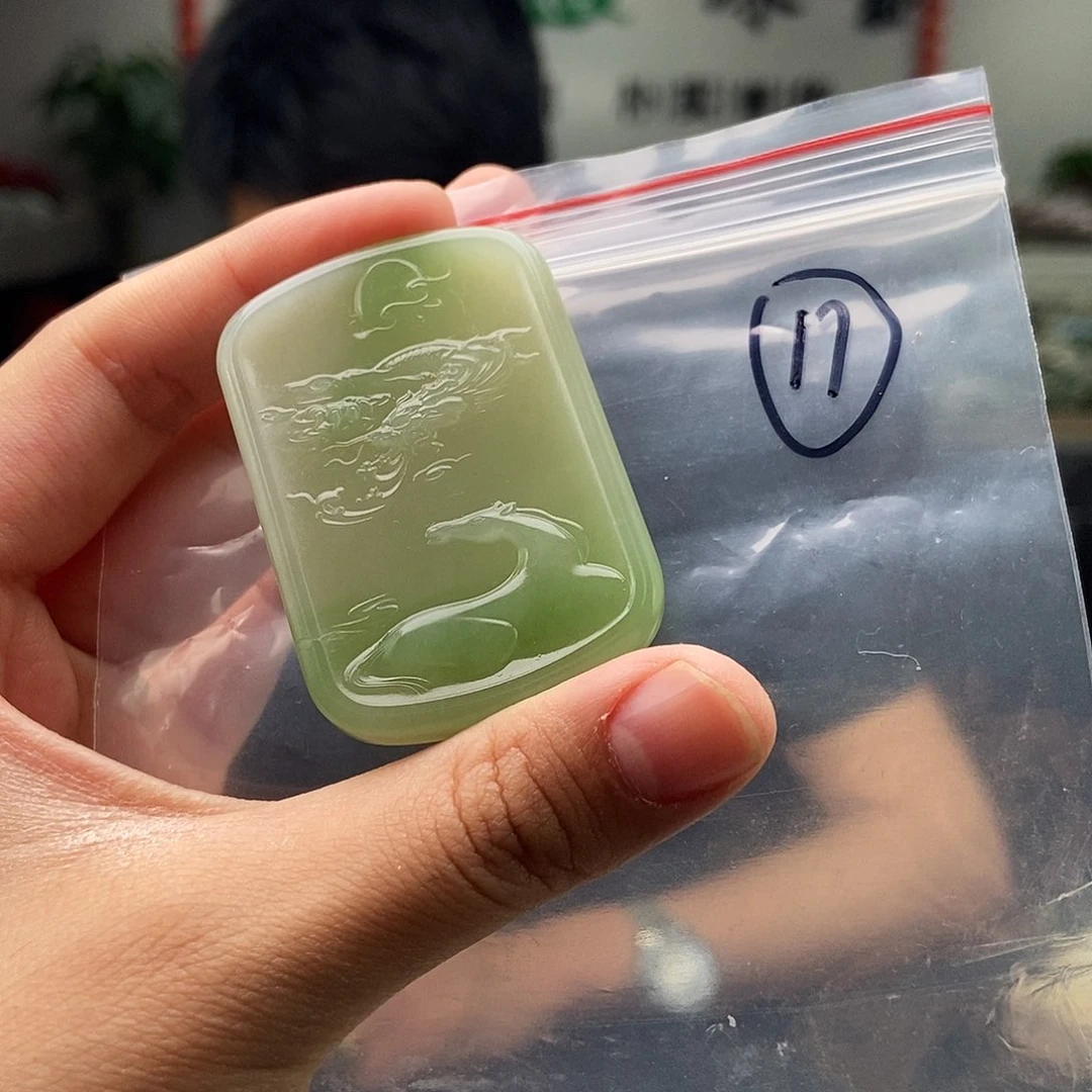 和田玉未镶嵌颈饰颜色多样性发拍一发一