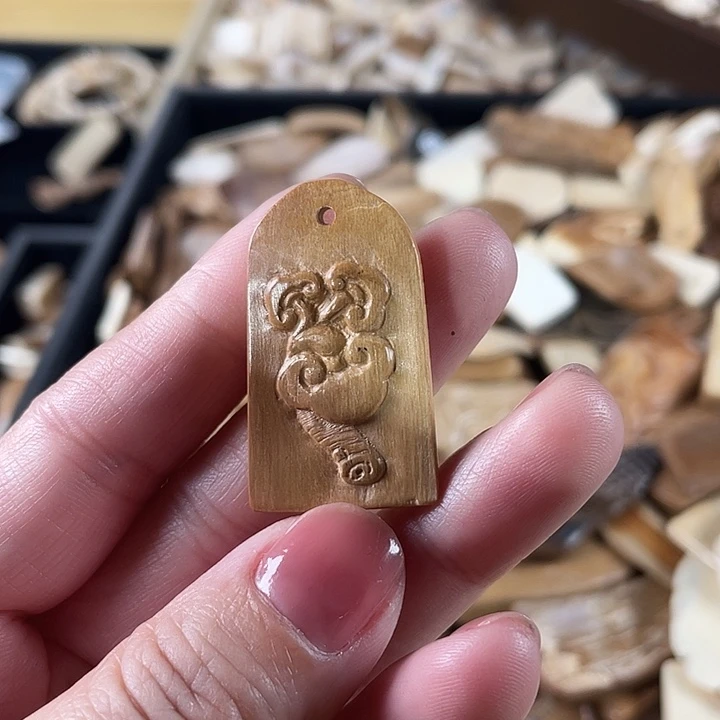 泥塑不打孔联系客服