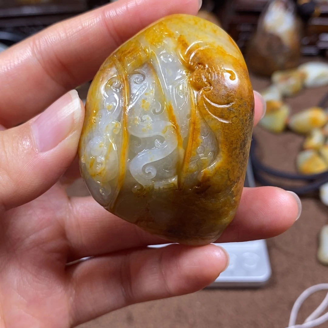 和田玉未镶嵌把件