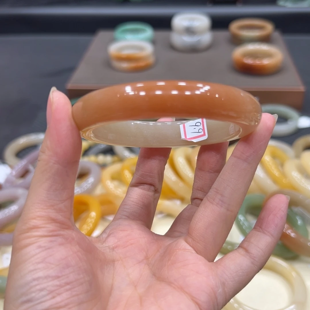 石英质玉手镯未镶嵌咕**噜