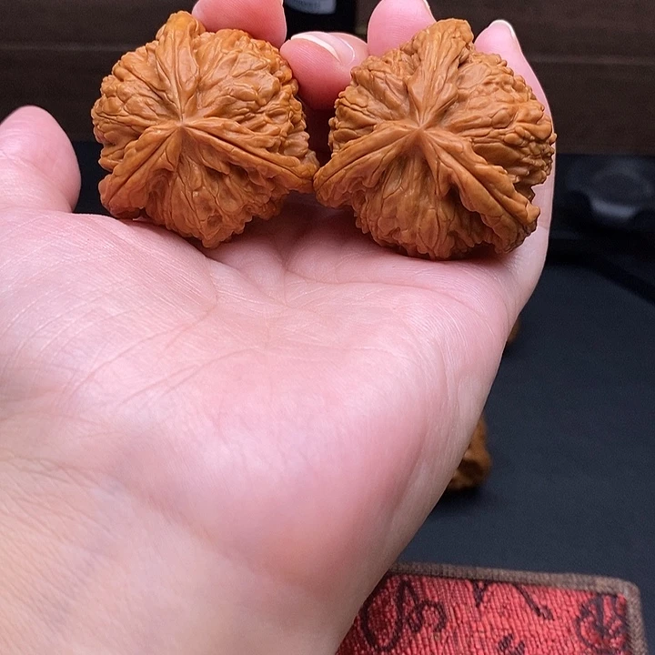 ****虫把件文玩核桃白奔