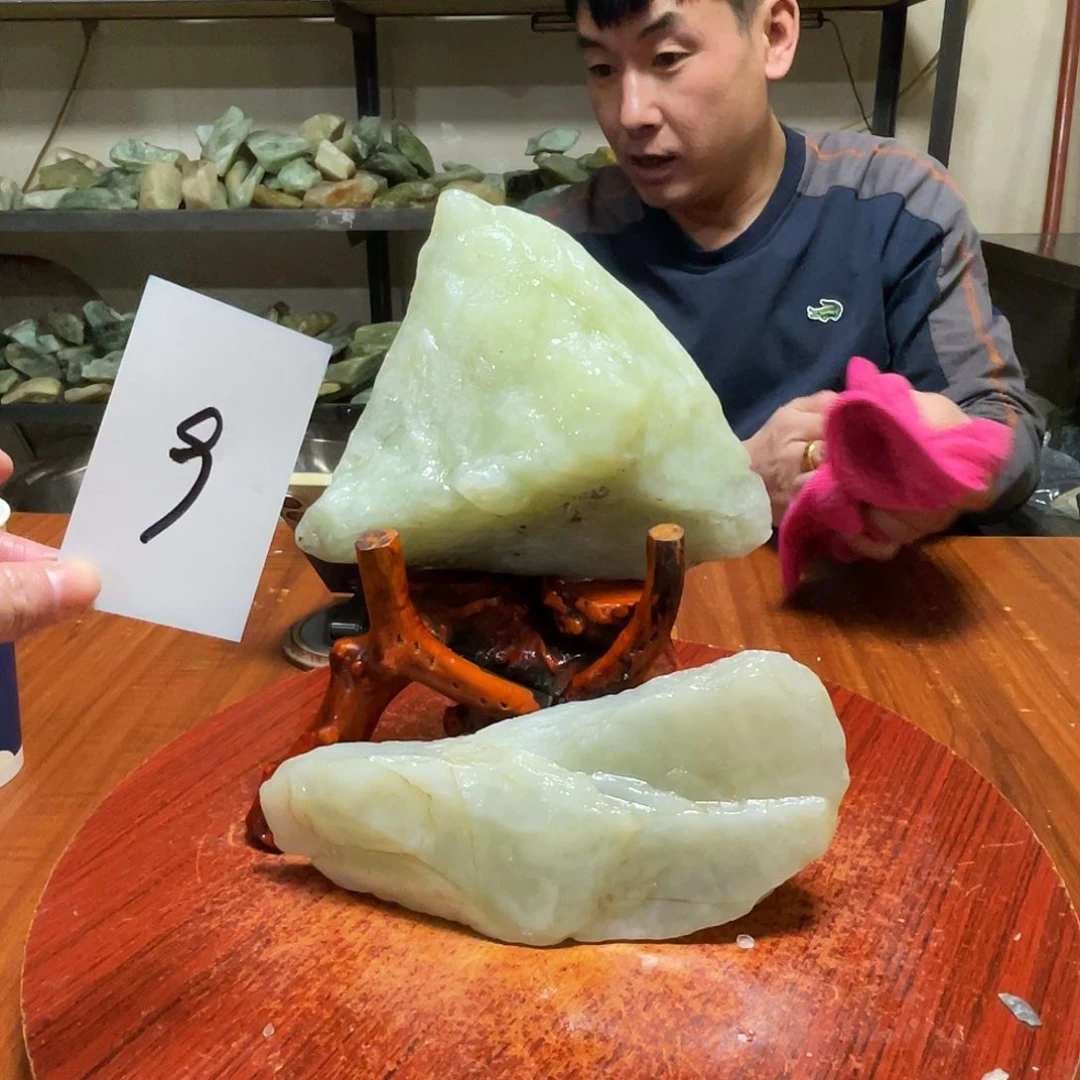 蛇纹石玉未镶嵌原石9