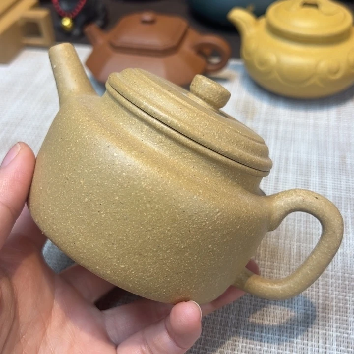 茶壶紫砂德钟，口微瑕，容量220毫升，本绿