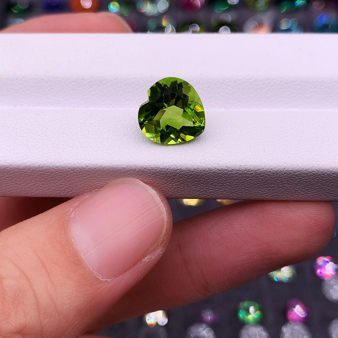 橄榄石笔搁未镶嵌