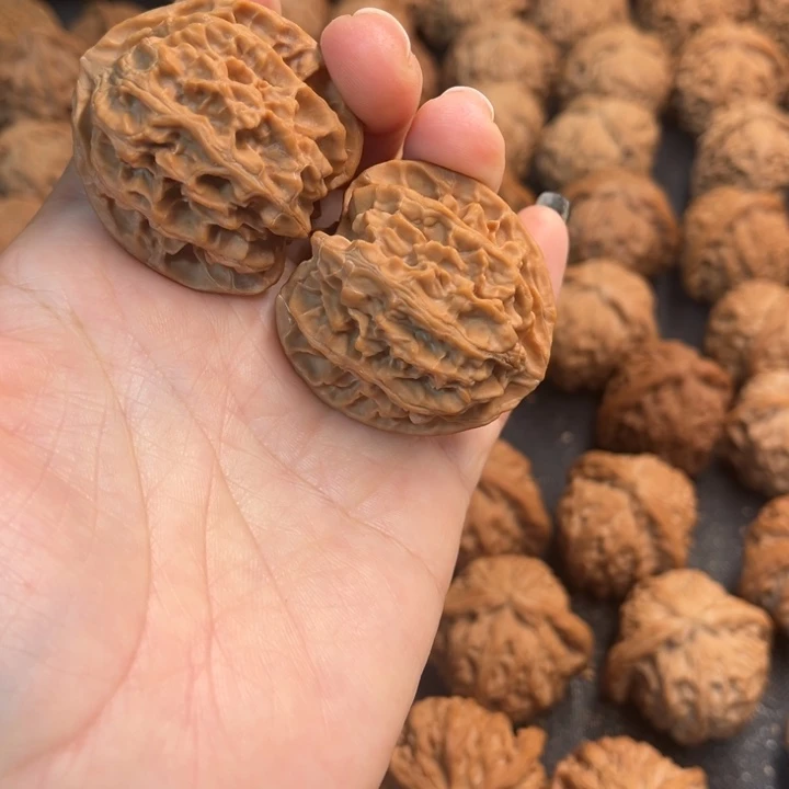 什***懂文玩核桃吊坠苹果