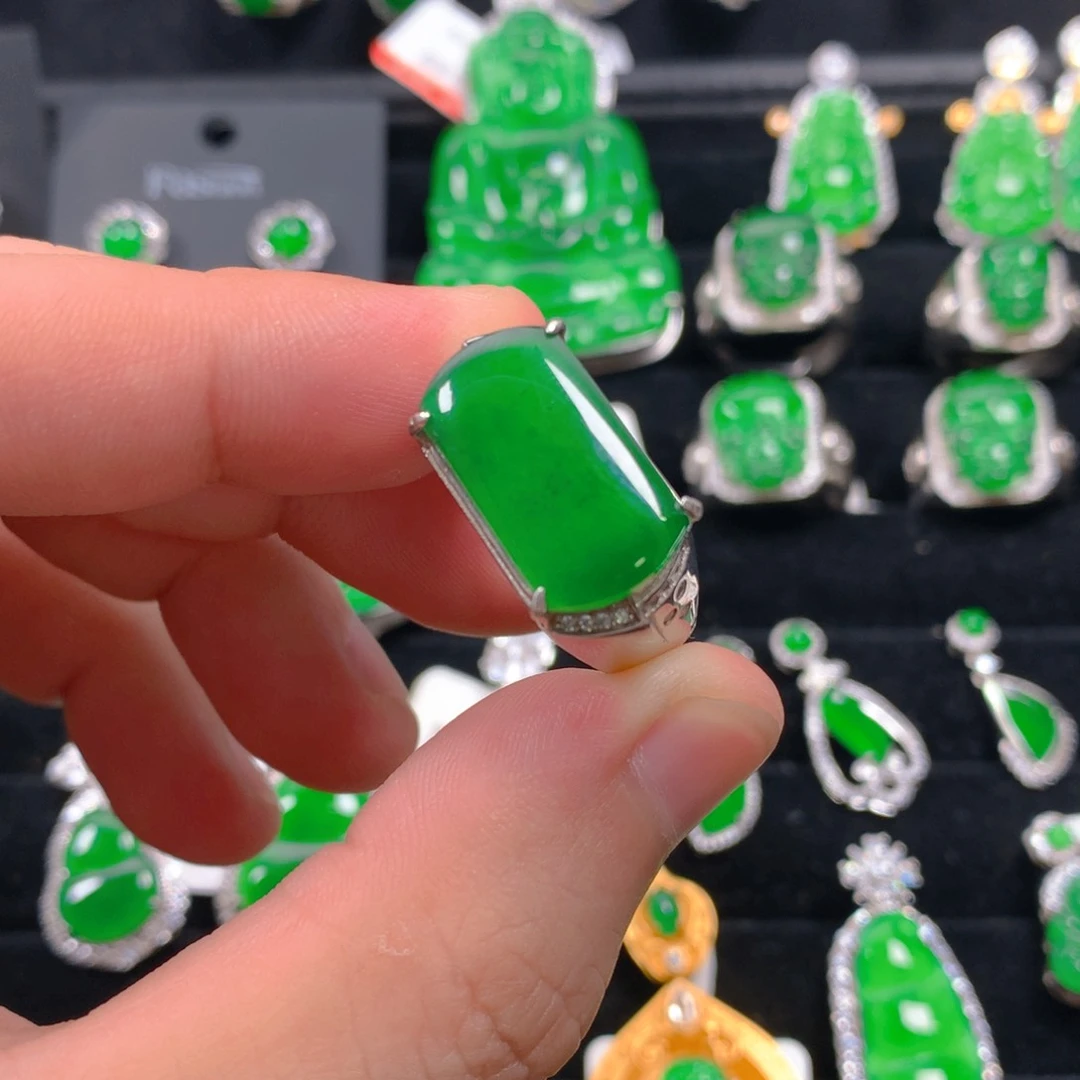 翡翠银S925镶嵌颈饰马鞍