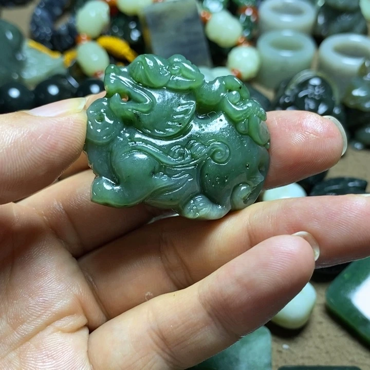 颈饰未镶嵌和田玉