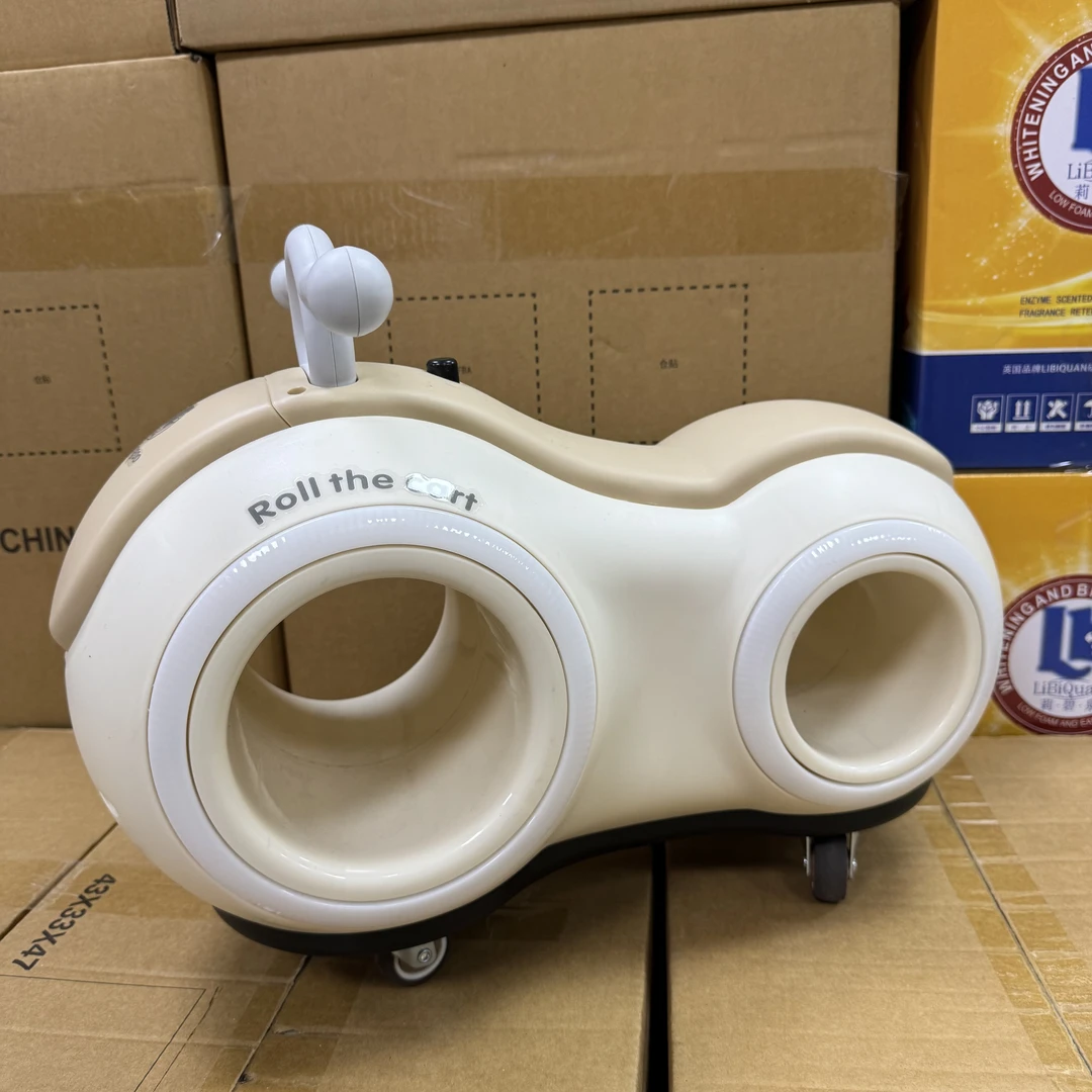 玩具车带音乐踏行车发光