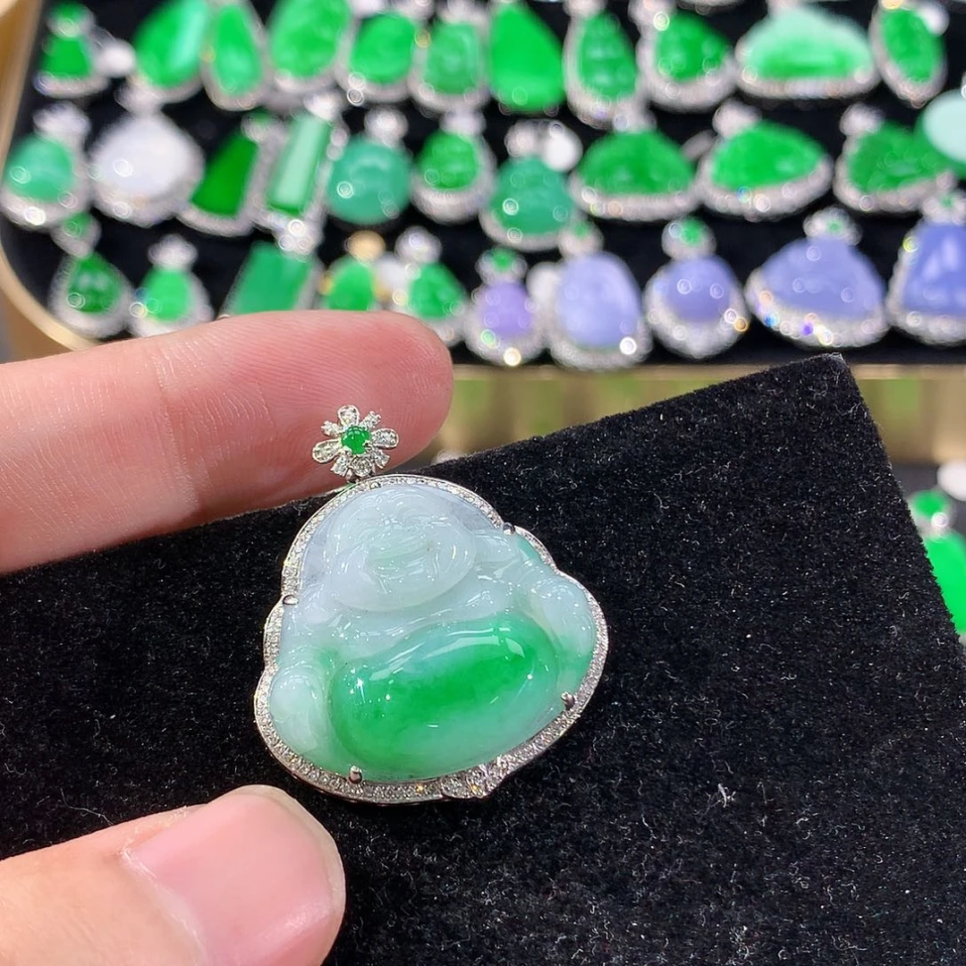 翡翠18K金镶嵌颈饰