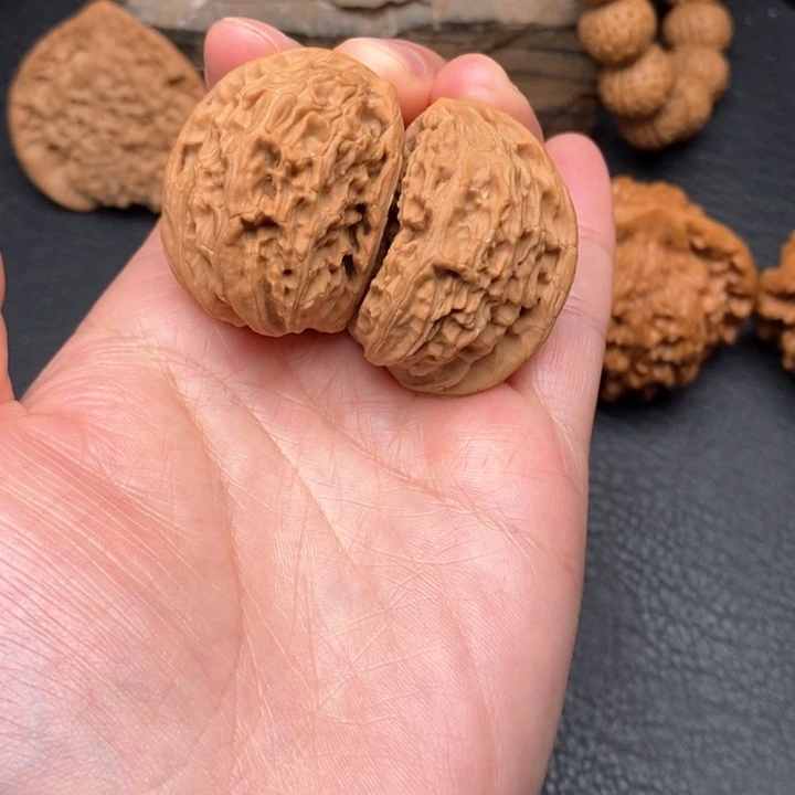 桃核把件尺寸29白半壁