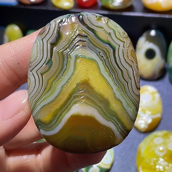 贝***湖玛瑙/玉髓未镶嵌珠宝奇石