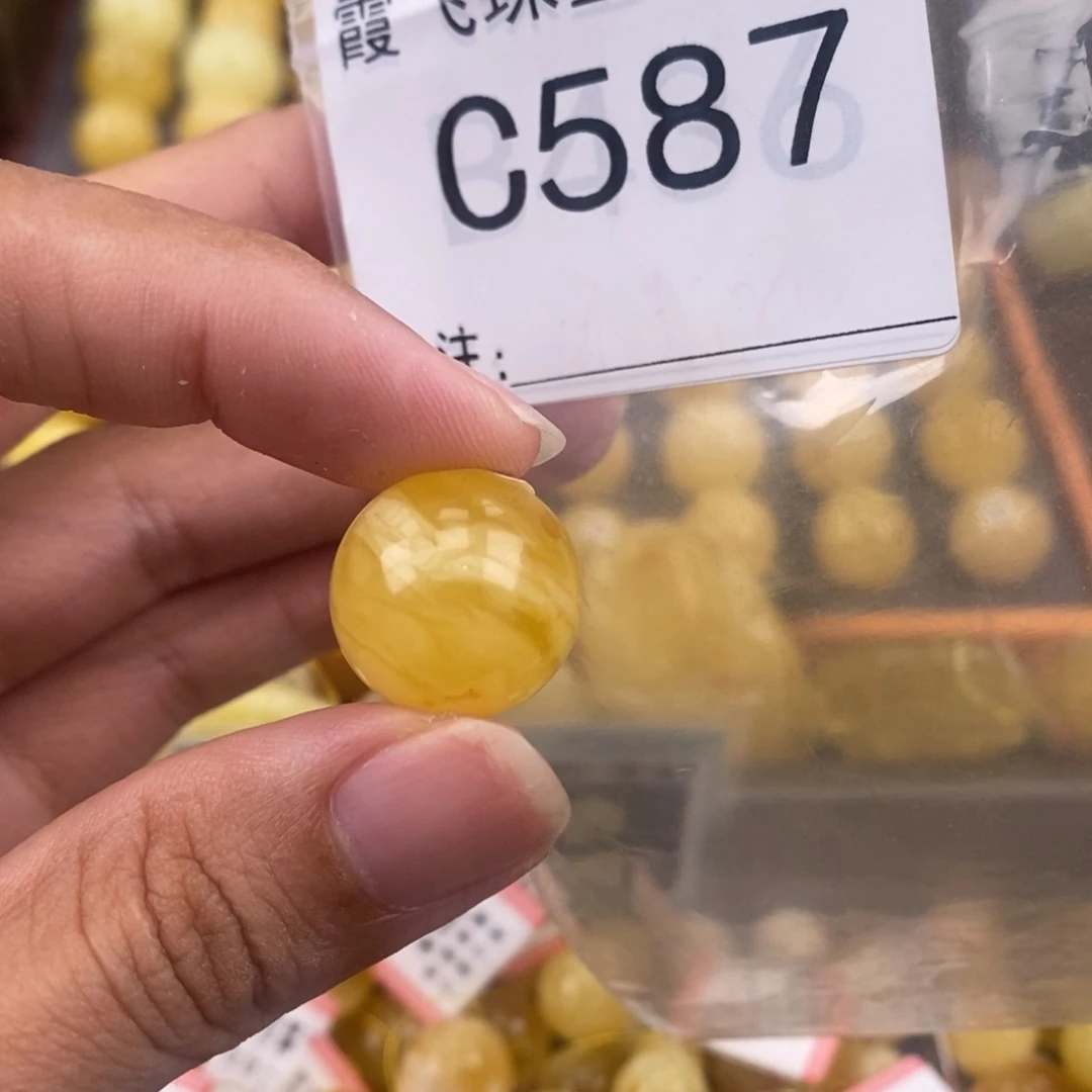 琥珀未镶嵌珠宝奇石17
