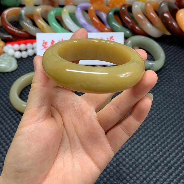 石英质玉未镶嵌手镯