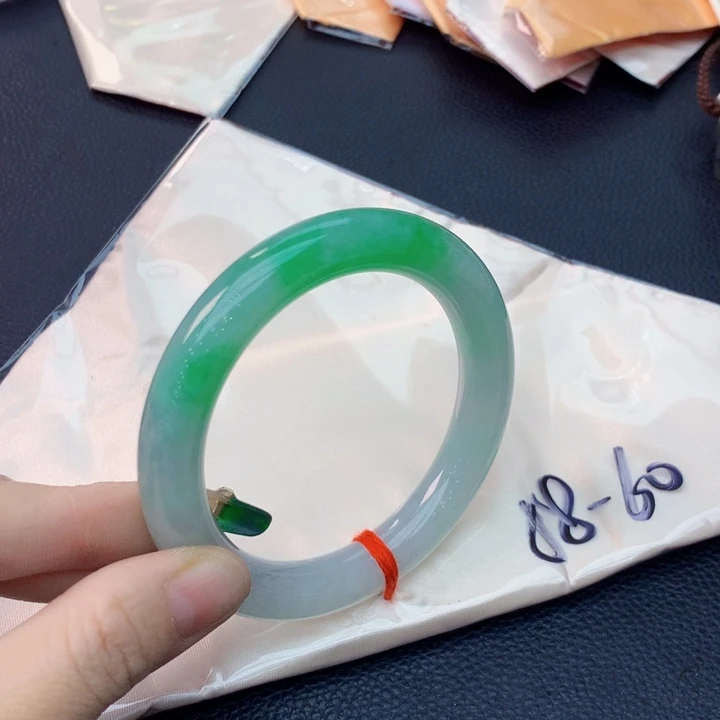未镶嵌手镯翡翠翡翠手镯