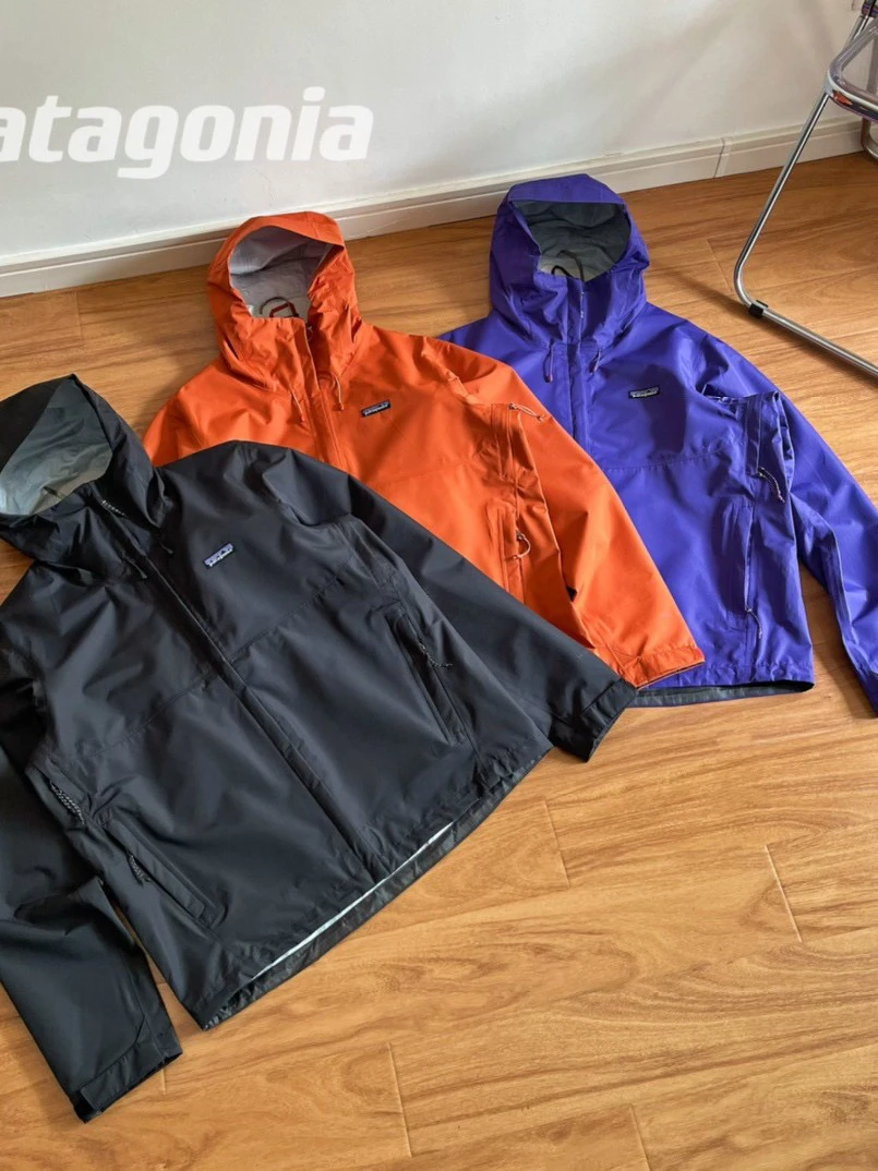 Patagonia巴塔哥尼亚户外拼色男女登山厚款三层压胶防水冲锋衣