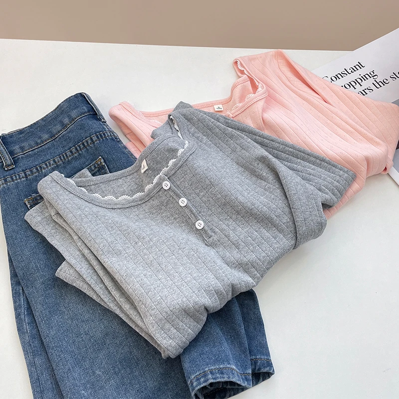 纯欲风蕾丝拼接圆领长袖T恤2025秋季新款时尚气质内搭打底衫上衣