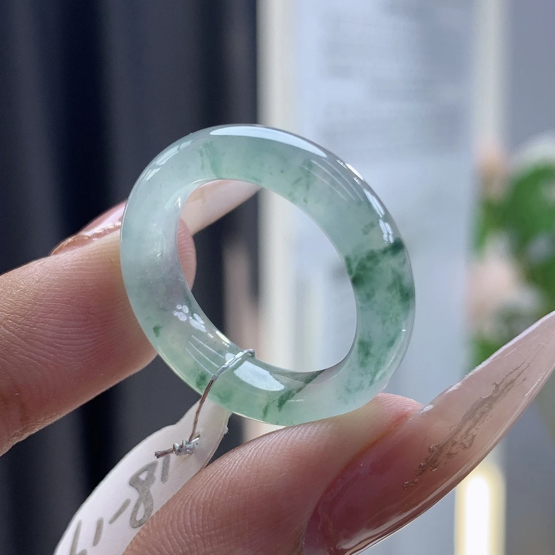 天然缅甸A货翡翠 圈口号：18-19号