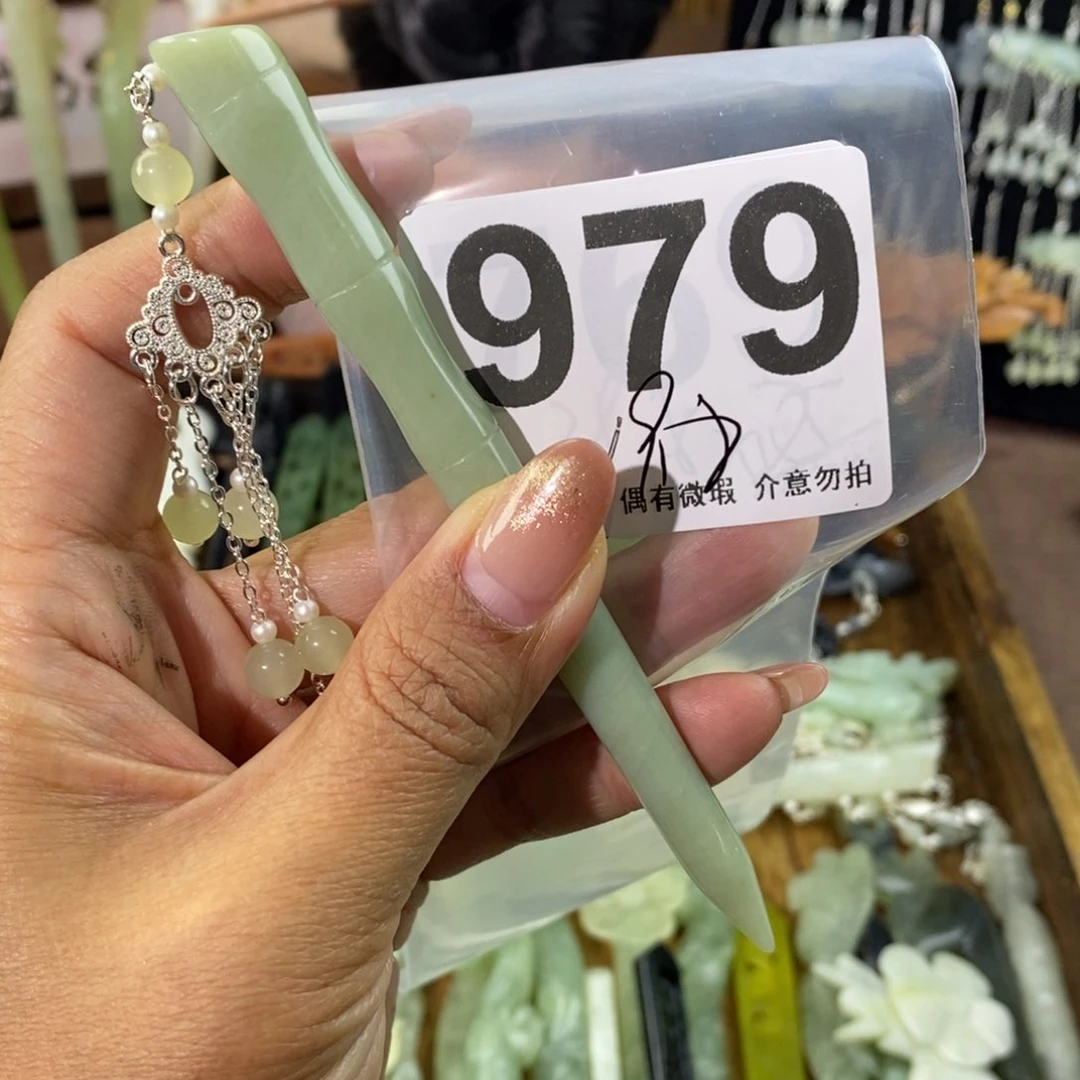 蛇纹石玉发饰未镶嵌琴*
