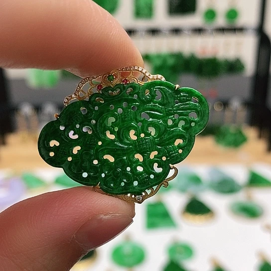 翡翠18K金镶嵌耳饰挂件