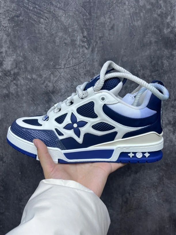 全新未使用 LouisVuitton/路易威登 Skate低帮休闲鞋蓝白色/01059