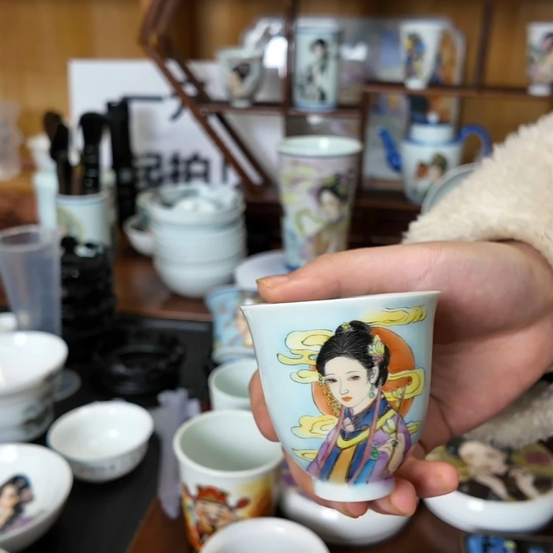 景德镇手绘陶瓷美女主人杯