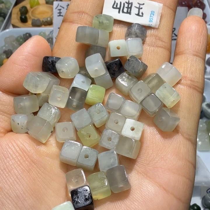 和田玉未镶嵌珠宝奇石