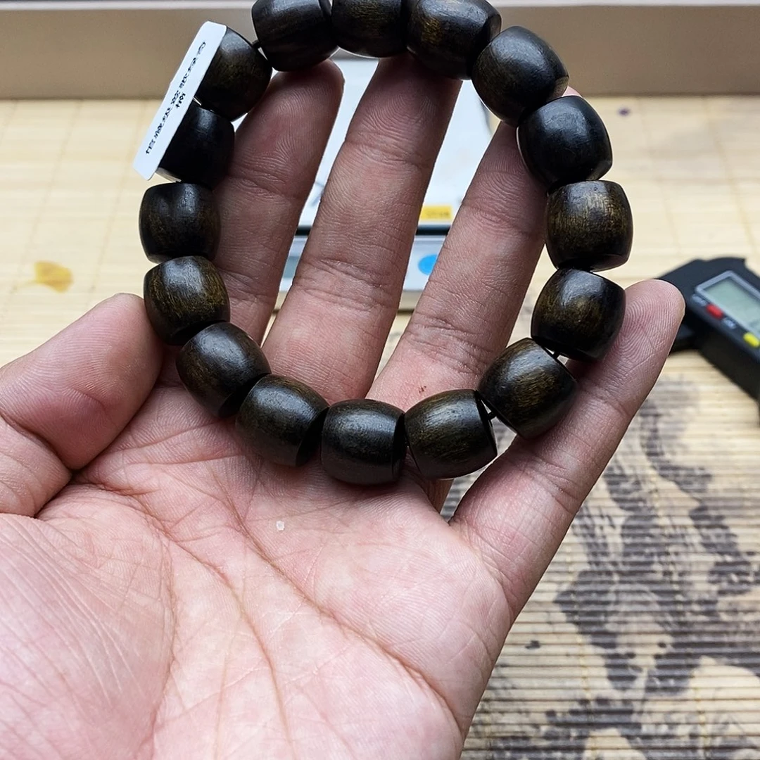 沉香沉香碎屑莺歌绿