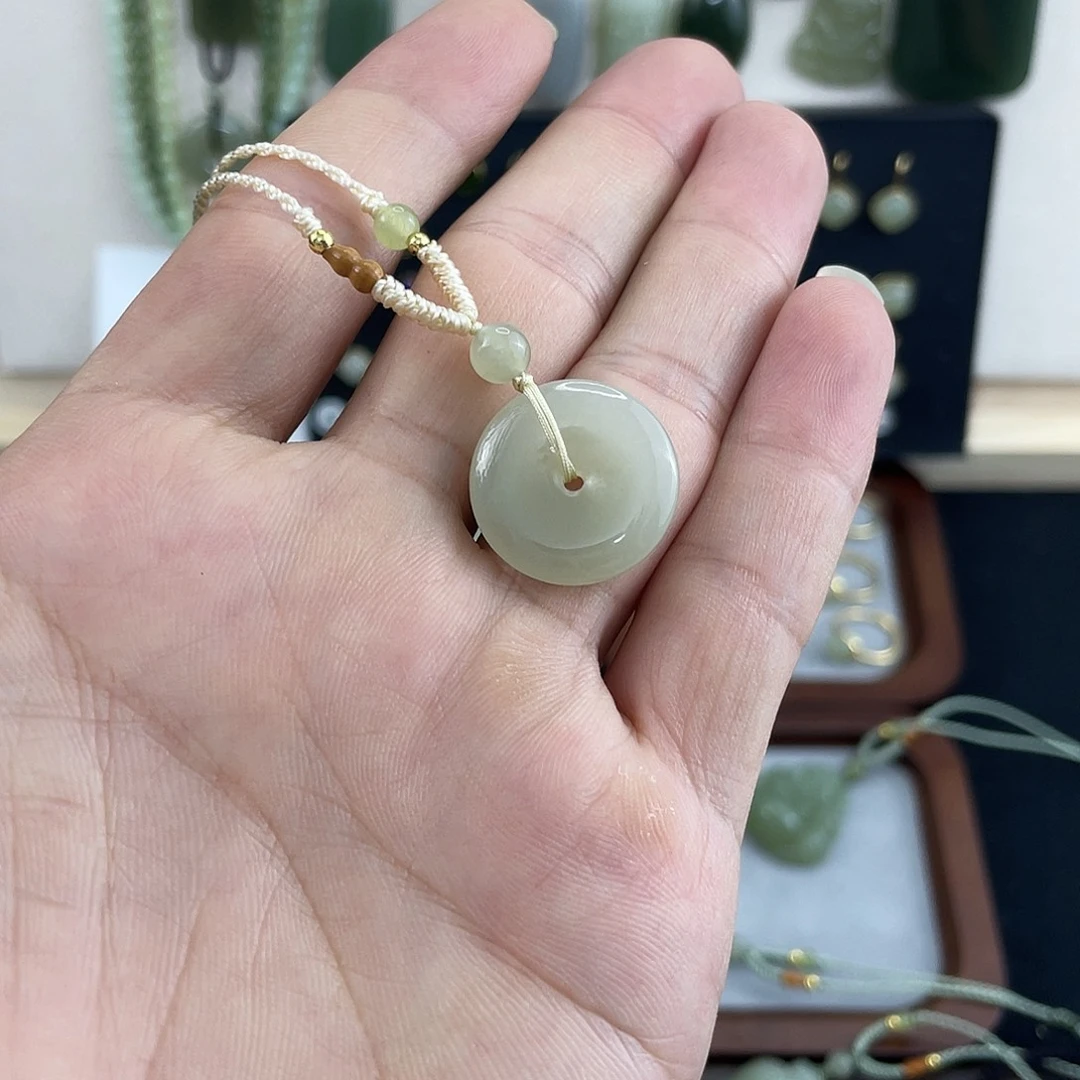 和田玉未镶嵌颈饰卡20mm平安扣