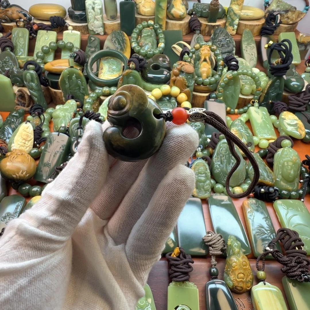 岫岩河磨玉（透闪石质玉）未镶嵌颈饰