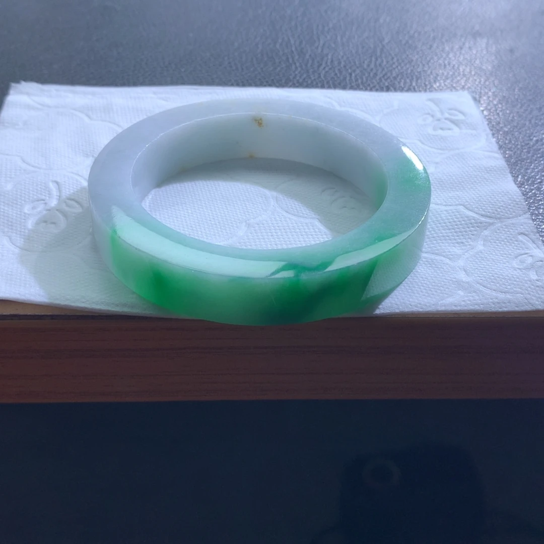 定制翡翠未镶嵌翡翠手镯