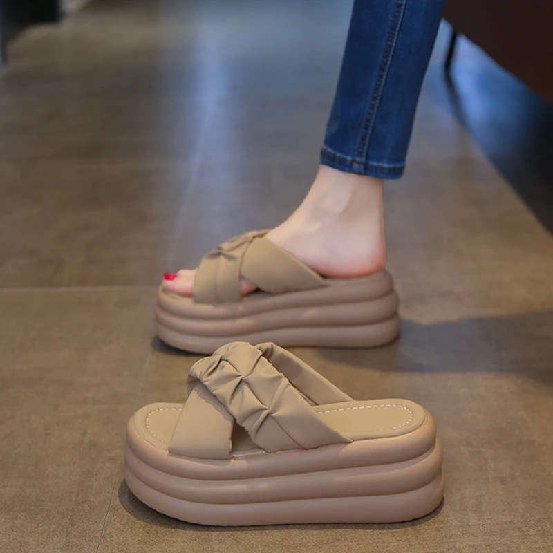小个子增高7厘米厚底凉拖鞋女夏季外穿2025新款松糕沙滩鞋小码35