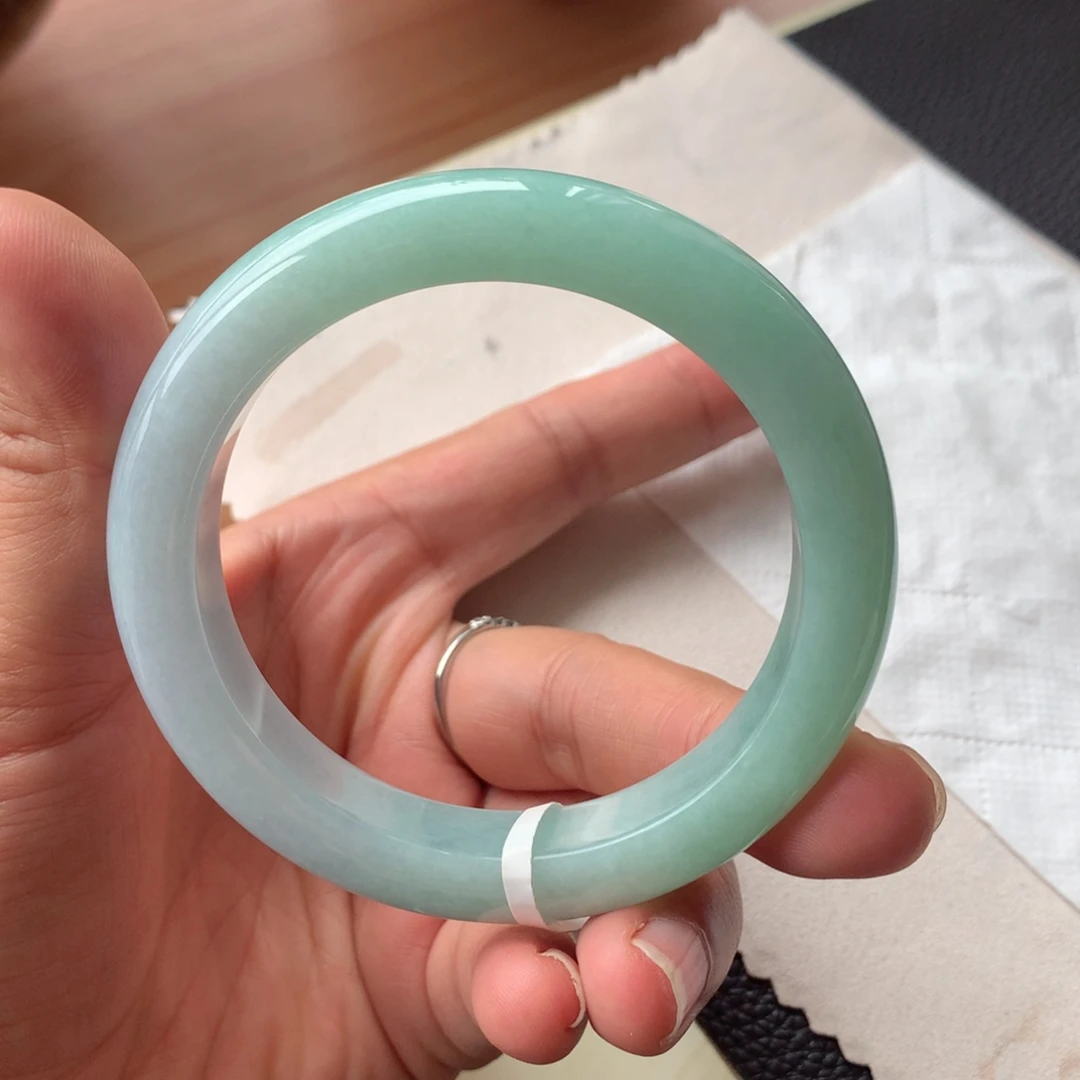 翡翠未镶嵌手镯4号