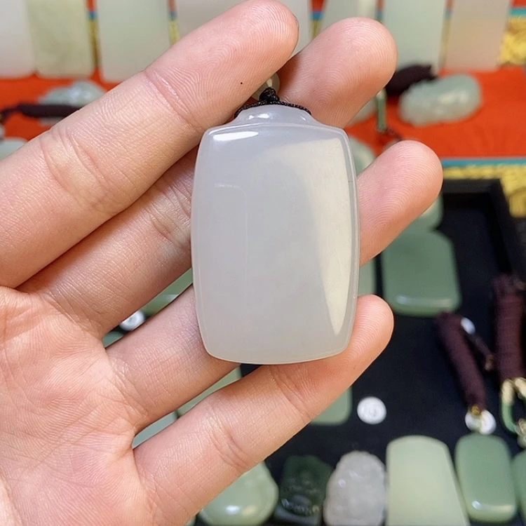 【闪购商品】颈饰未镶嵌和田玉