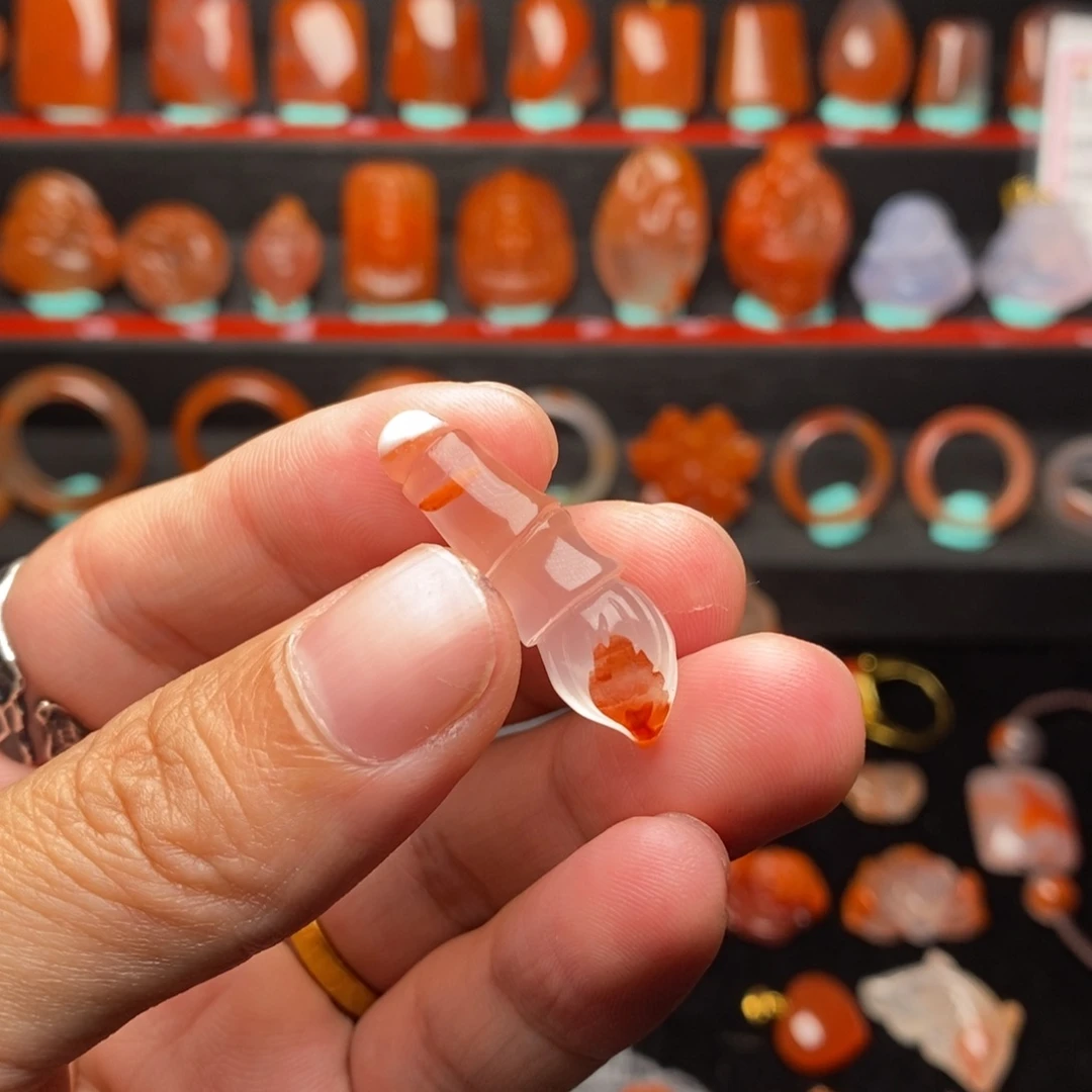 南红玛瑙颈饰未镶嵌9*1