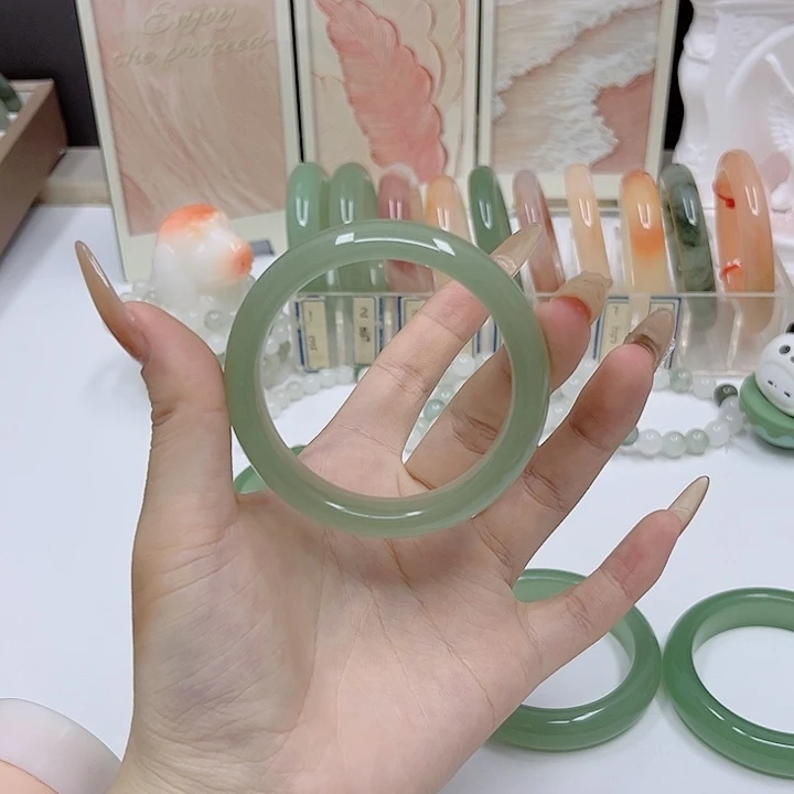 凉***C石英质玉未镶嵌手镯