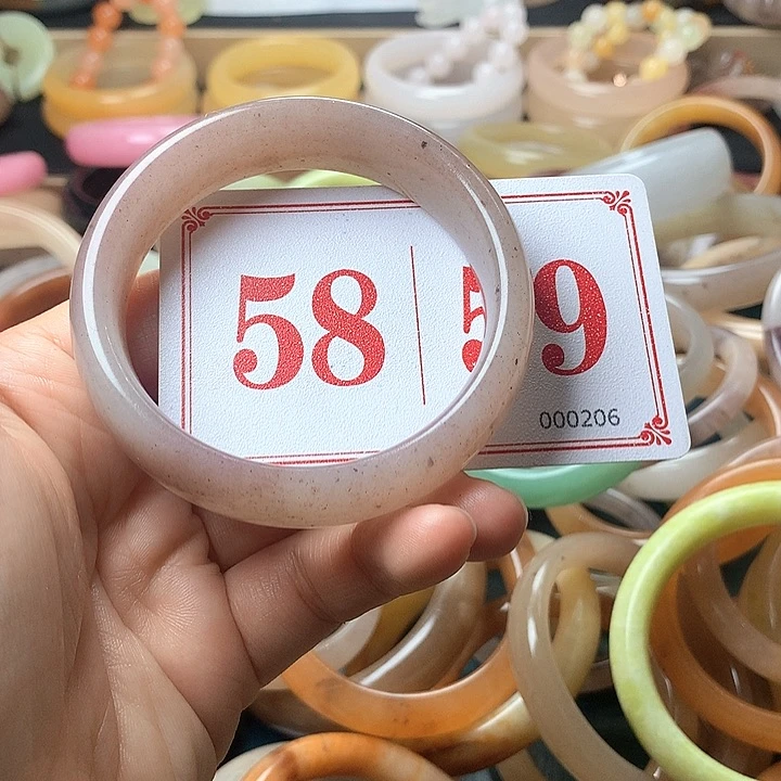 石英质玉（黄龙玉）未镶嵌手镯