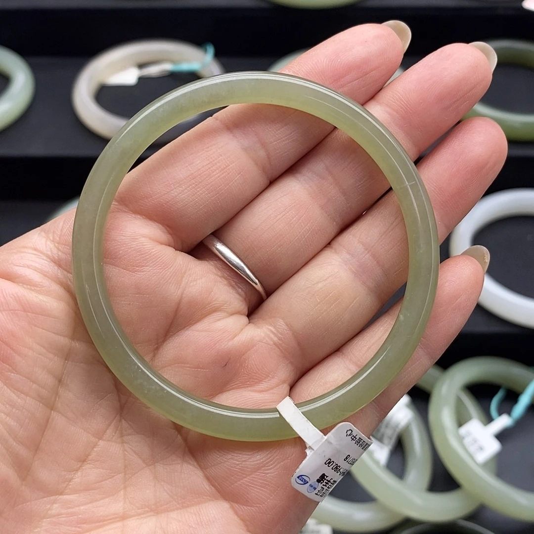 和田玉手镯未镶嵌58